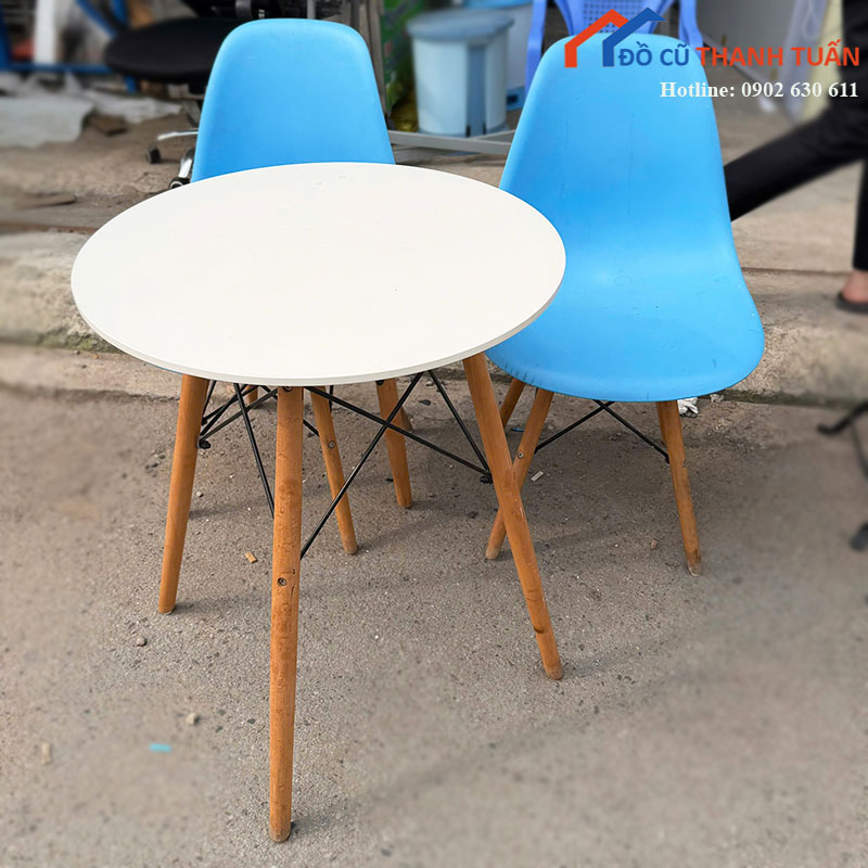 ban-ghe-cafe-cu-2-ghe-nhua-chan-go-3 Bàn Ghế Cafe Cũ 2 Ghế Nhựa Chân Gỗ