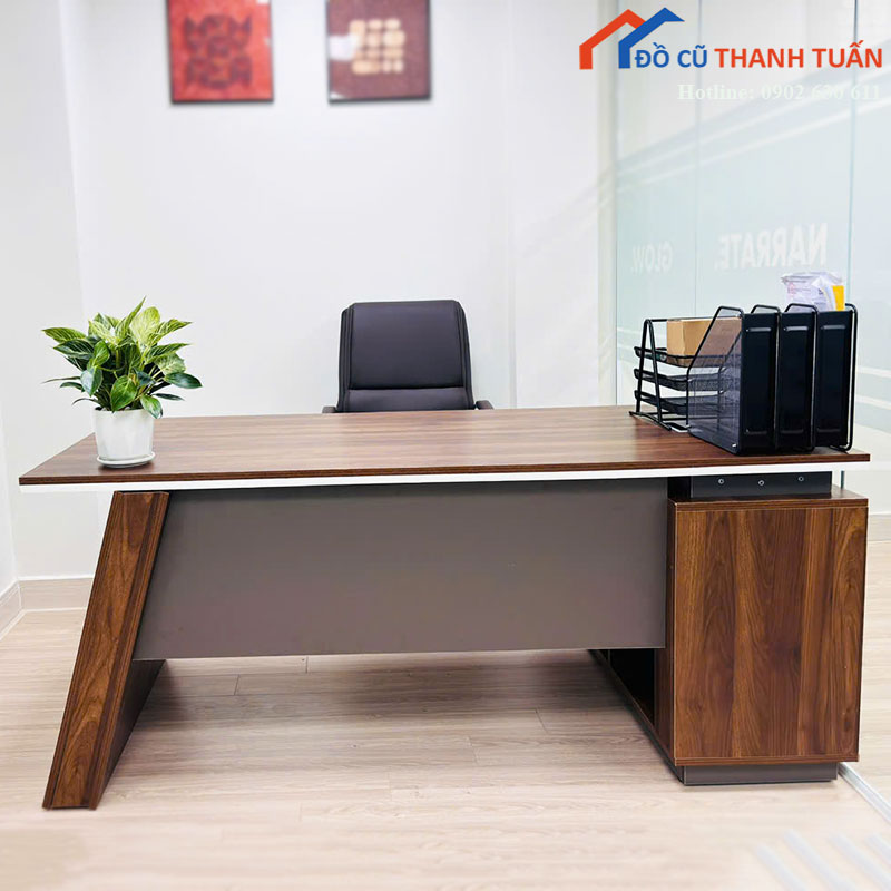 Bàn Giám Đốc Cũ Gỗ Công Nghiệp Màu Nâu Có Hộc Tủ