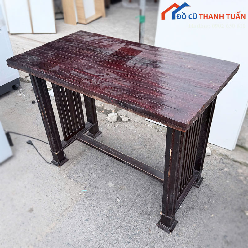 ban-go-lam-viec-phong-cach-co-dien-cu-1 Bàn Gỗ Làm Việc Phong Cách Cổ Điển Cũ