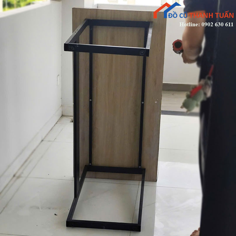 ban-lam-viec-1m2-chan-sat-cu-mat-go-2 Bàn Làm Việc 1m2 Chân Sắt Cũ Mặt Gỗ