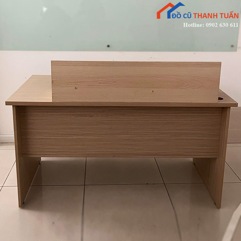Bàn Làm Việc Cũ Gỗ Công Nghiệp Màu Sồi Có Kệ