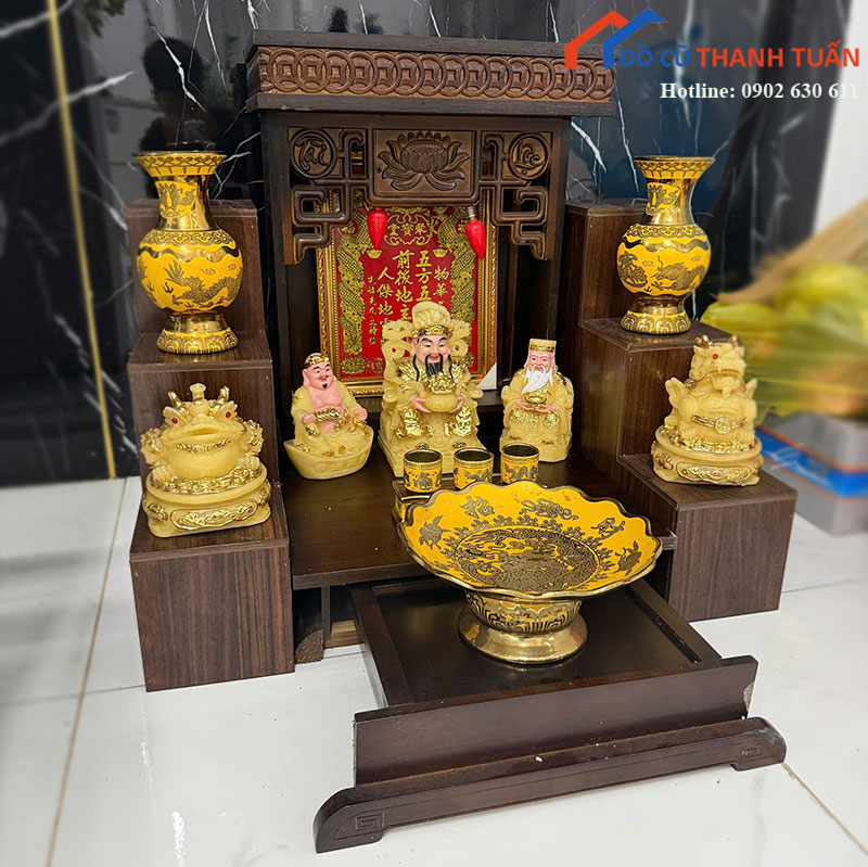 ban-tho-tai-dia-cu-cham-hoa-sen-kem-bo-tuong-tho-1 Bàn Thờ Tài Địa Cũ Chạm Hoa Sen Kèm Bộ Tượng Thờ