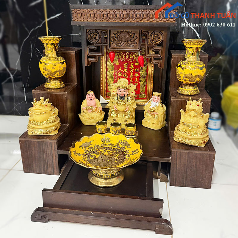 ban-tho-tai-dia-cu-cham-hoa-sen-kem-bo-tuong-tho-2 Bàn Thờ Tài Địa Cũ Chạm Hoa Sen Kèm Bộ Tượng Thờ