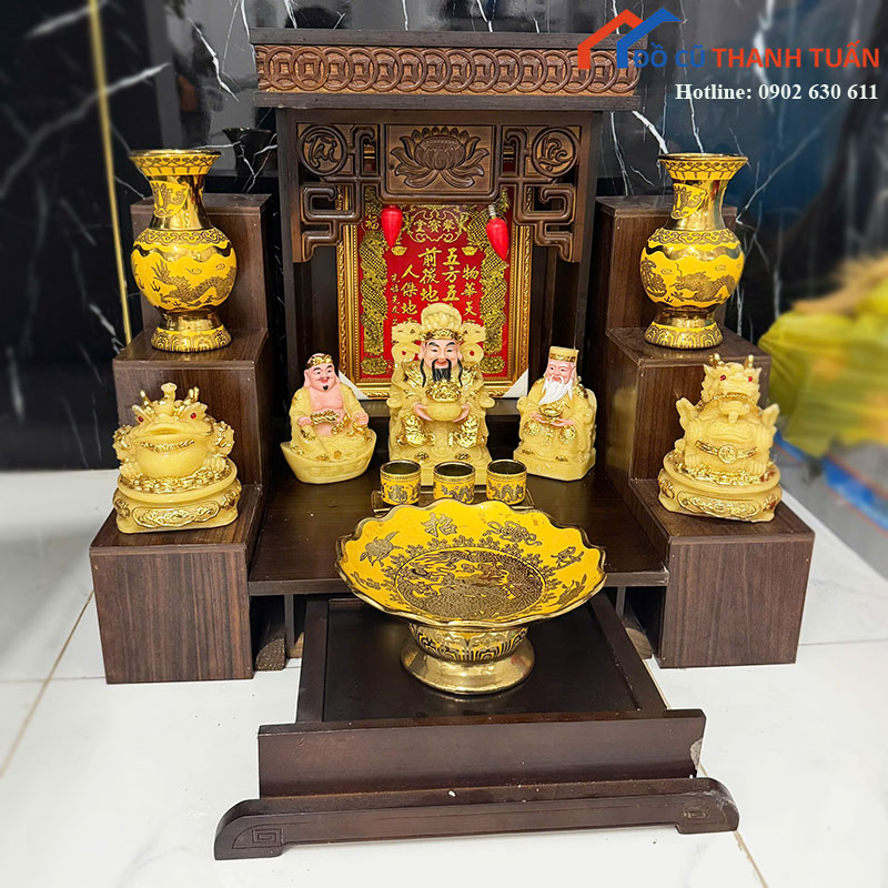 ban-tho-tai-dia-cu-cham-hoa-sen-kem-bo-tuong-tho-3 Bàn Thờ Tài Địa Cũ Chạm Hoa Sen Kèm Bộ Tượng Thờ