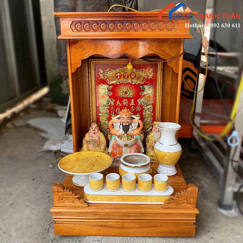 Bàn Thờ Thần Tài Cũ Bằng Gỗ Màu Vàng Nâu Chạm Khắc Đẹp