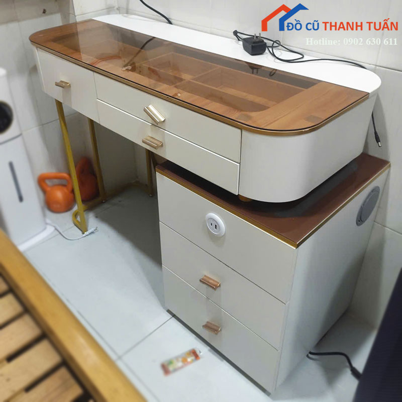 ban-trang-diem-cu-nhieu-ngan-keo-tien-dung-1 Bàn Trang Điểm Cũ Nhiều Ngăn Kéo Tiện Dụng