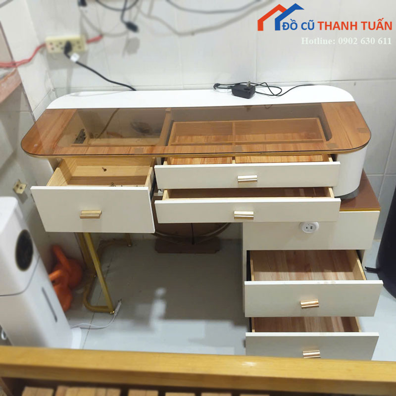 ban-trang-diem-cu-nhieu-ngan-keo-tien-dung-2 Bàn Trang Điểm Cũ Nhiều Ngăn Kéo Tiện Dụng