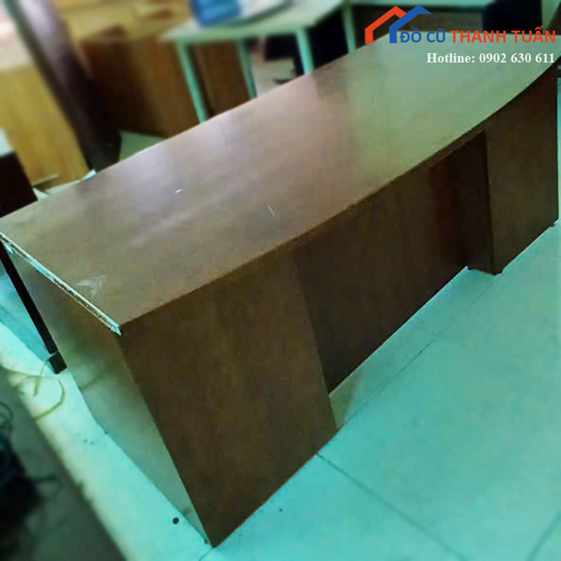ban-truong-phong-cu-1m4-go-nau-chac-chan-2 Bàn Trưởng Phòng Cũ 1m4 Gỗ Nâu Chắc Chắn