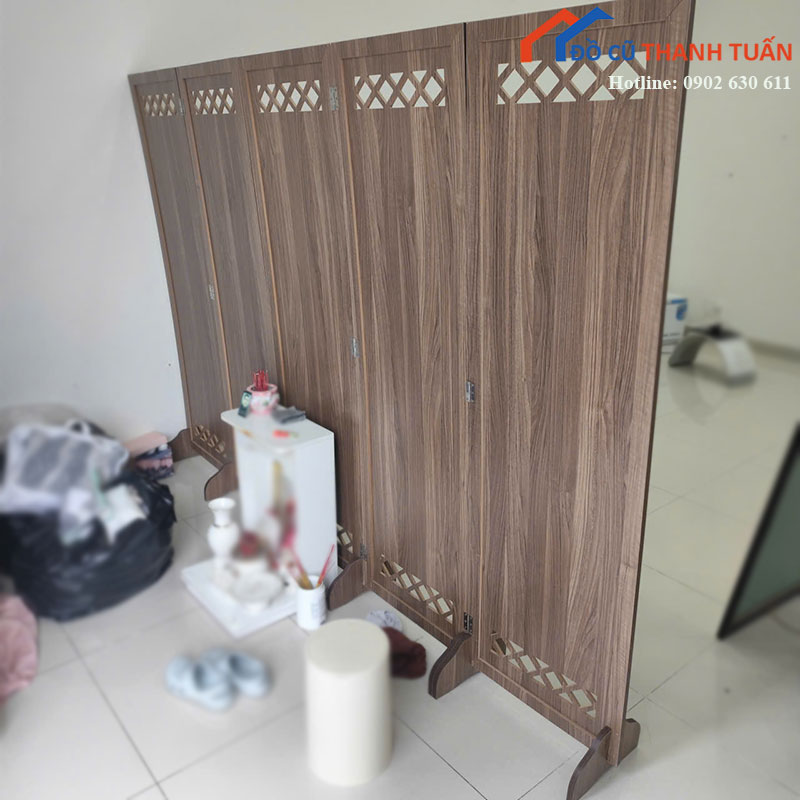 binh-phong-go-cu-5-canh-gap-gon-mau-nau-van-go-2 Bình Phong Gỗ Cũ 5 Cánh Gấp Gọn Màu Nâu Vân Gỗ