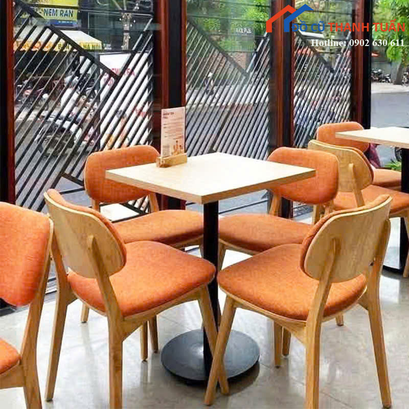 Bộ Bàn Ghế Cafe 4 Ghế Đệm Ngồi Êm Ái Mới 99%