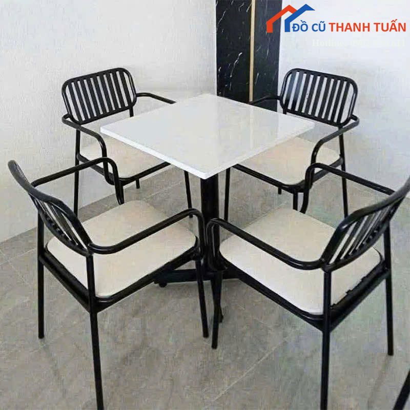 Bộ Bàn Ghế Cafe 4 Ghế Tựa Lưng Nan Sắt Mới 99%