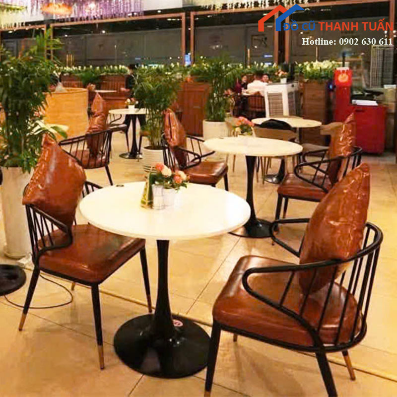 Bộ Bàn Ghế Cafe Bàn Tròn 2 Ghế Nệm Da Mới 99%