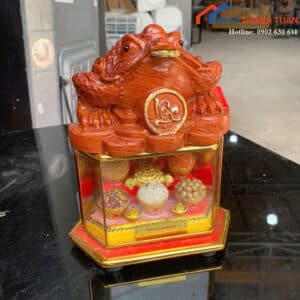 Cóc Ngậm Tiền Cũ Màu Gỗ Đỏ Kèm Hộp Tài Lộc