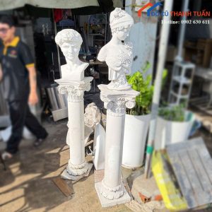 Cột Trưng Bày Kèm Tượng Nghệ Thuật Cũ