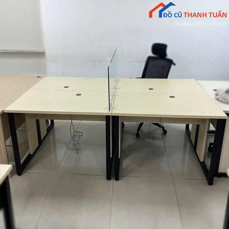 Cụm Bàn Làm Việc Cũ 2 Chỗ Ngồi Chân Sắt Có Vách