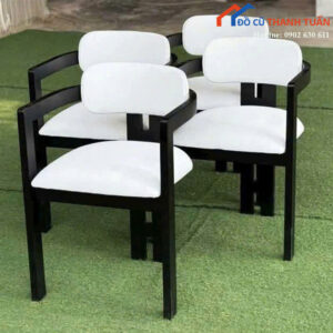 Ghế Cafe Khung Gỗ Bọc Nệm Tựa Cong Mới 99%
