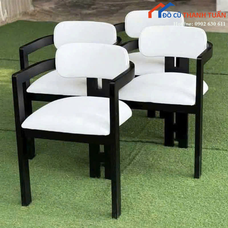 Ghế Cafe Khung Gỗ Bọc Nệm Tựa Cong Mới 99%