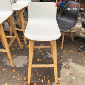 Ghế Quầy Bar Chân Gỗ Mặt Trắng Cũ