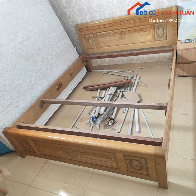 giuong-go-cu-1m6-co-dau-giuong-cham-hoa-van-2 Thanh Lý Đồ Nội Thất Cũ - Chuyên Mua Bán Bàn Ghế Cũ Giá Tốt Nhất