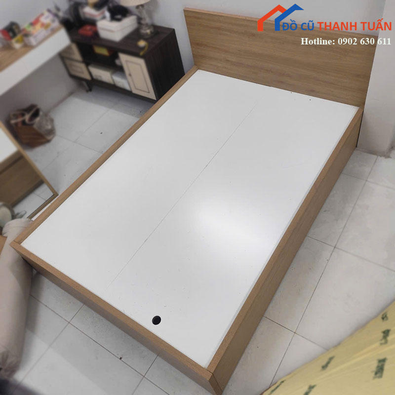 giuong-ngu-1m4-co-hoc-keo-van-go-phoi-trang-cu-1 Giường Ngủ 1m4 Có Hộc Kéo Vân Gỗ Phối Trắng Cũ