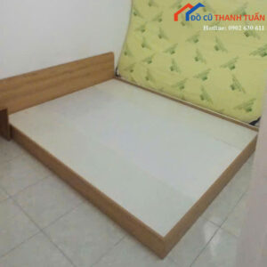 Giường Ngủ Cũ Gỗ Công Nghiệp Màu Vân Gỗ Phối Trắng