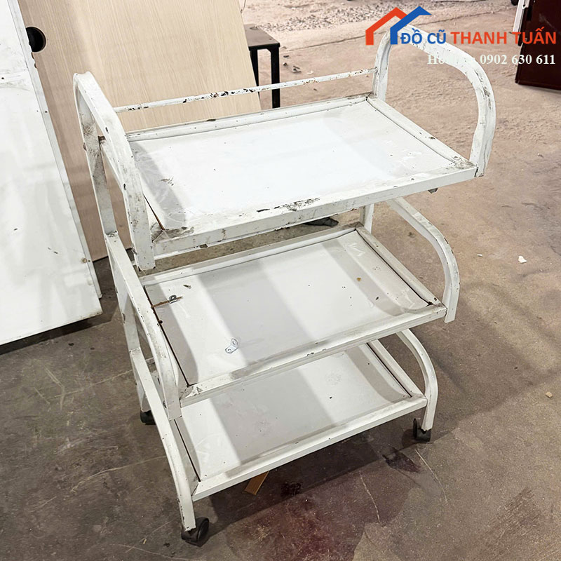 ke-day-3-tang-cu-co-banh-xe-tien-loi-1 Kệ Đẩy 3 Tầng Cũ Có Bánh Xe Tiện Lợi