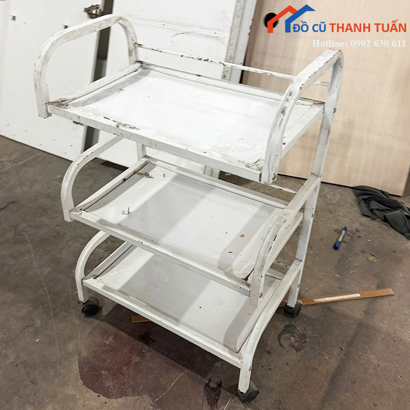 ke-day-3-tang-cu-co-banh-xe-tien-loi-3 Kệ Đẩy 3 Tầng Cũ Có Bánh Xe Tiện Lợi