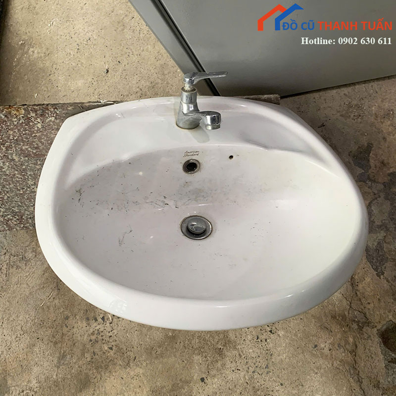 lavabo-cu-bang-su-trang-hinh-oval-kem-voi-nuoc-1 Lavabo Cũ Bằng Sứ Trắng Hình Oval Kèm Vòi Nước