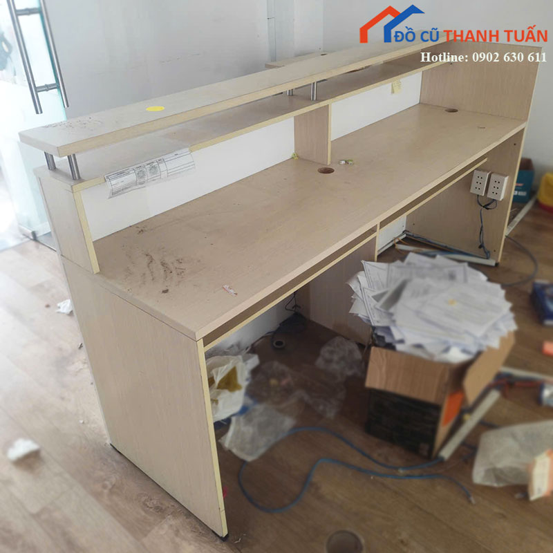 quay-le-tan-cu-2m-mau-trang-van-go-1 Quầy Lễ Tân Cũ 2m Màu Trắng Vân Gỗ
