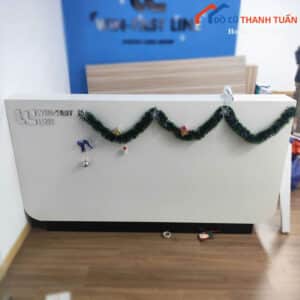 Quầy Lễ Tân Cũ Màu Trắng Thiết Kế Bo Góc