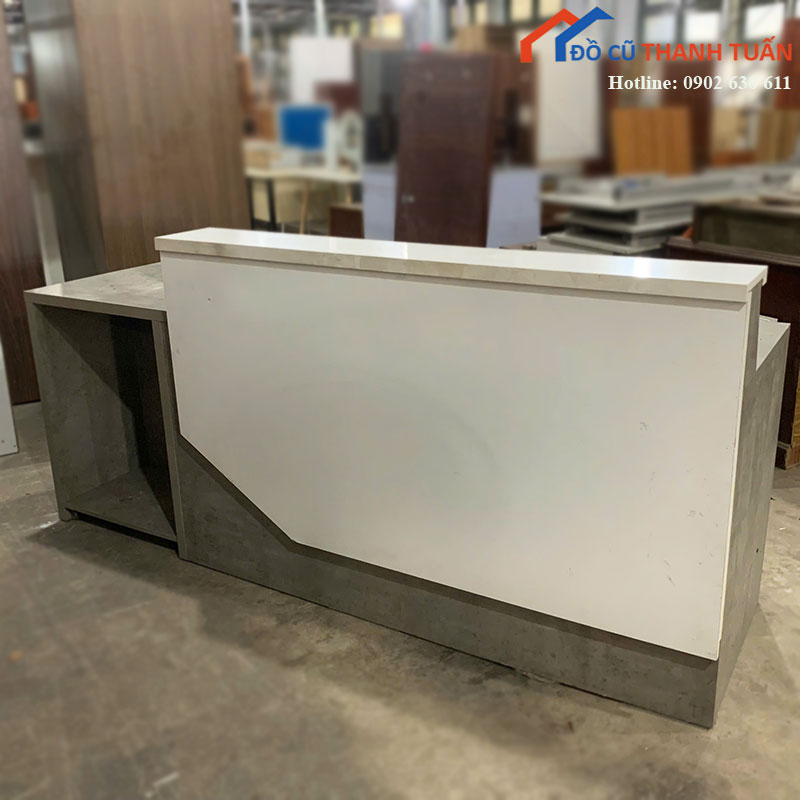 Quầy Lễ Tân Gỗ Công Nghiệp Hiện Đại Mới 90%