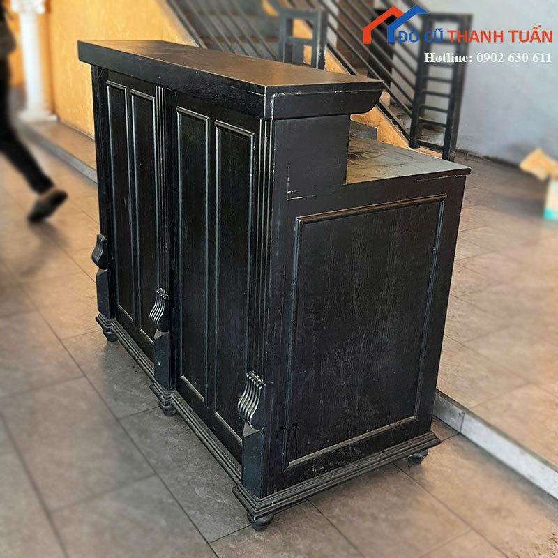quay-thu-ngan-go-cu-mau-den-thiet-ke-co-dien-3 Quầy Thu Ngân Gỗ Cũ Màu Đen Thiết Kế Cổ Điển