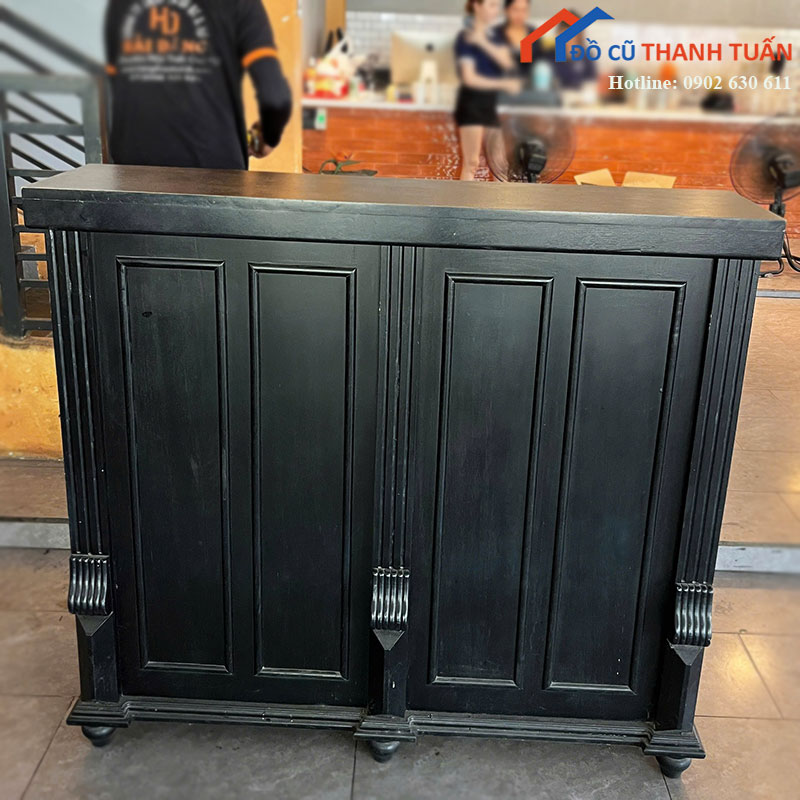 quay-thu-ngan-go-cu-mau-den-thiet-ke-co-dien-4 Quầy Thu Ngân Gỗ Cũ Màu Đen Thiết Kế Cổ Điển