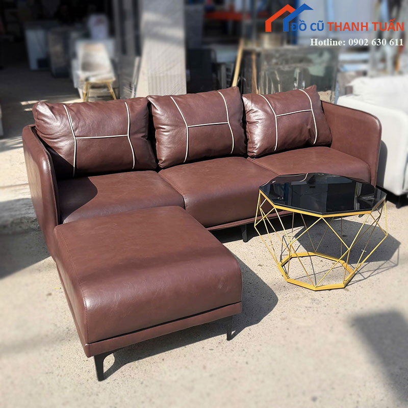 sofa-bang-boc-da-kem-don-va-ban-tra-kinh-moi-99 (3) Sofa Băng Bọc Da Kèm Đôn Và Bàn Trà Kính Mới 99%