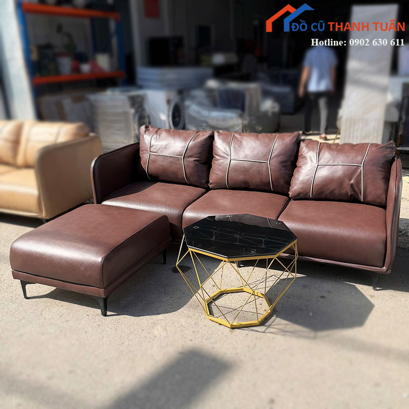 sofa-bang-boc-da-kem-don-va-ban-tra-kinh-moi-99 (4) Sofa Băng Bọc Da Kèm Đôn Và Bàn Trà Kính Mới 99%