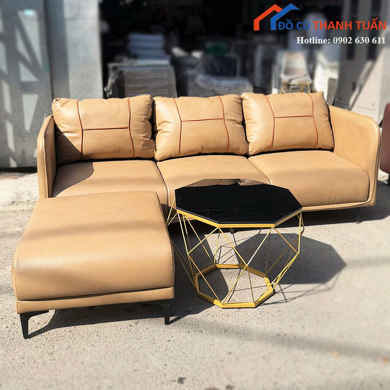 sofa-bang-boc-da-kem-don-va-ban-tra-kinh-moi-99 (5) Sofa Băng Bọc Da Kèm Đôn Và Bàn Trà Kính Mới 99%