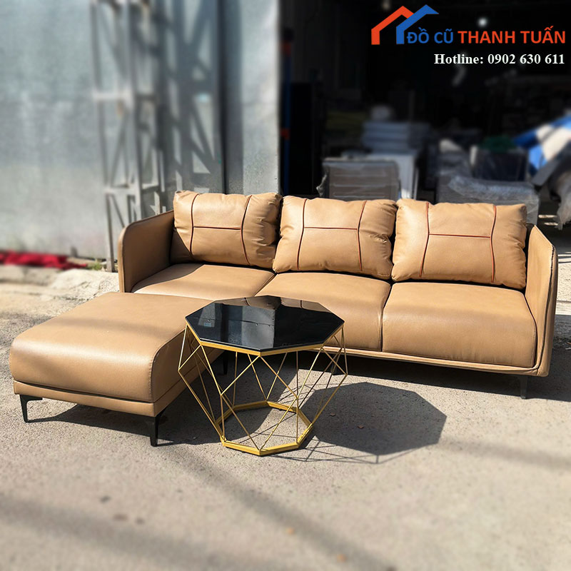 sofa-bang-boc-da-kem-don-va-ban-tra-kinh-moi-99 (6) Sofa Băng Bọc Da Kèm Đôn Và Bàn Trà Kính Mới 99%