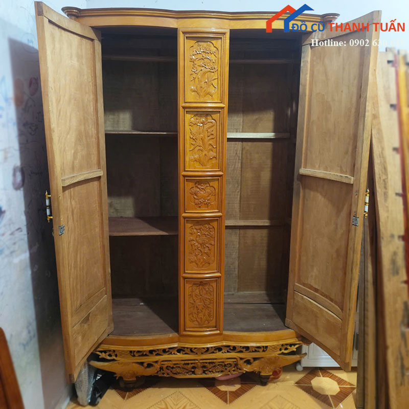 tu-quan-ao-go-cu-2-canh-cham-khac-hoa-van-1 Tủ Quần Áo Gỗ Cũ 2 Cánh Chạm Khắc Hoa Văn