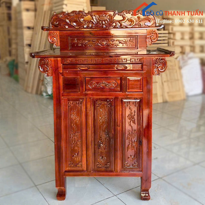 tu-tho-go-tu-nhien-cham-khac-tinh-te-moi-99-2 Tủ Thờ Gỗ Tự Nhiên Chạm Khắc Tinh Tế Mới 99%